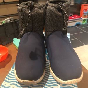 Native ap ranger size 13 kid size